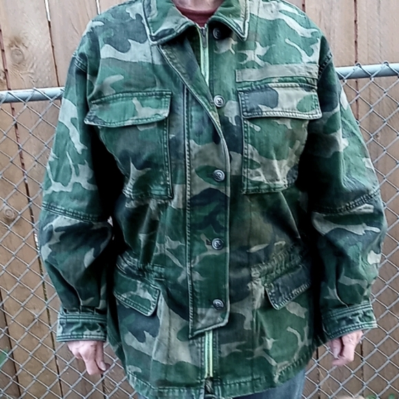 Women's Camo Jacket - Picture 2 of 5